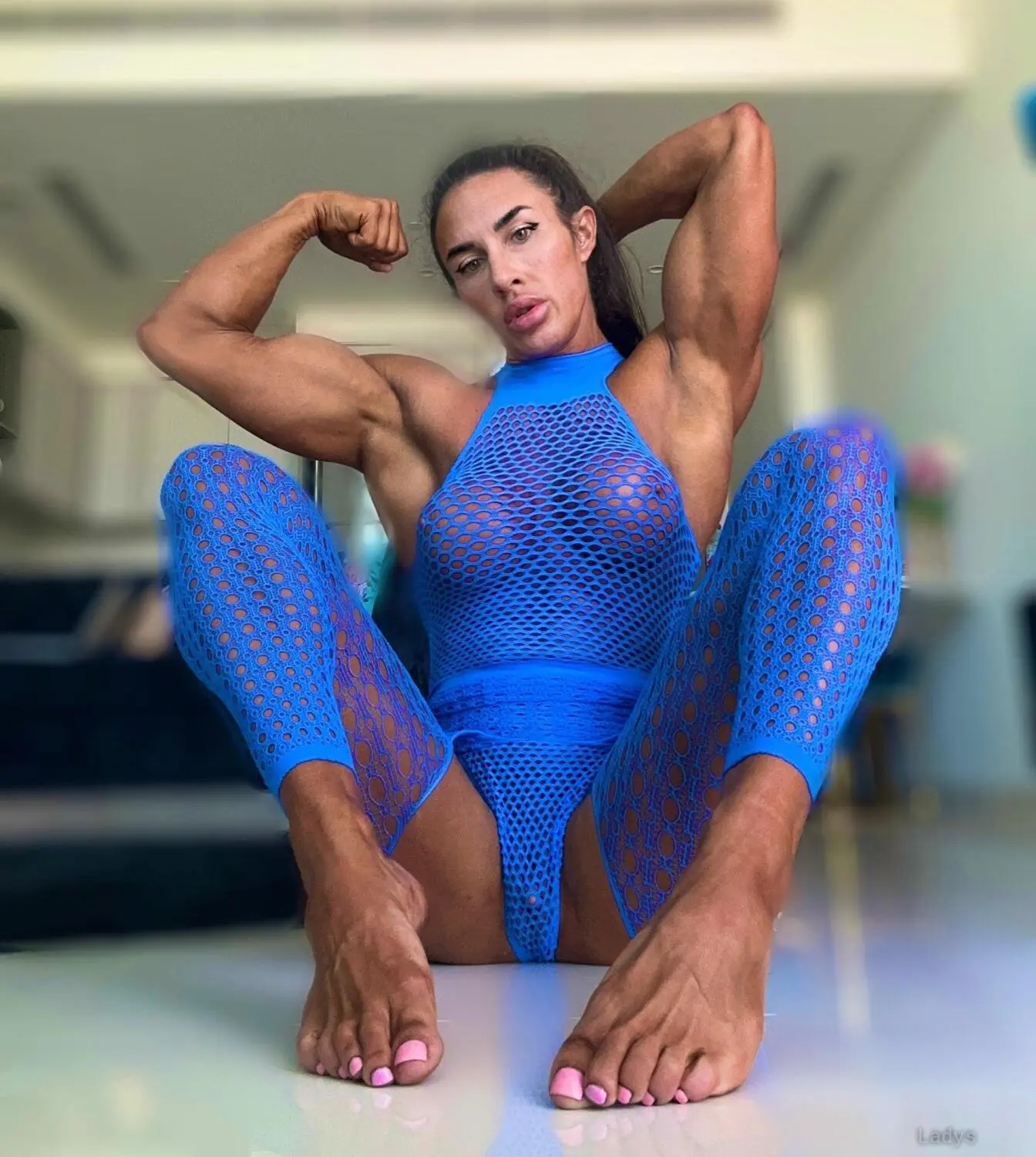Muscle Queen, 36 years blonde escorts girl, height 157 sm, Weight 81 kg, eros Houston