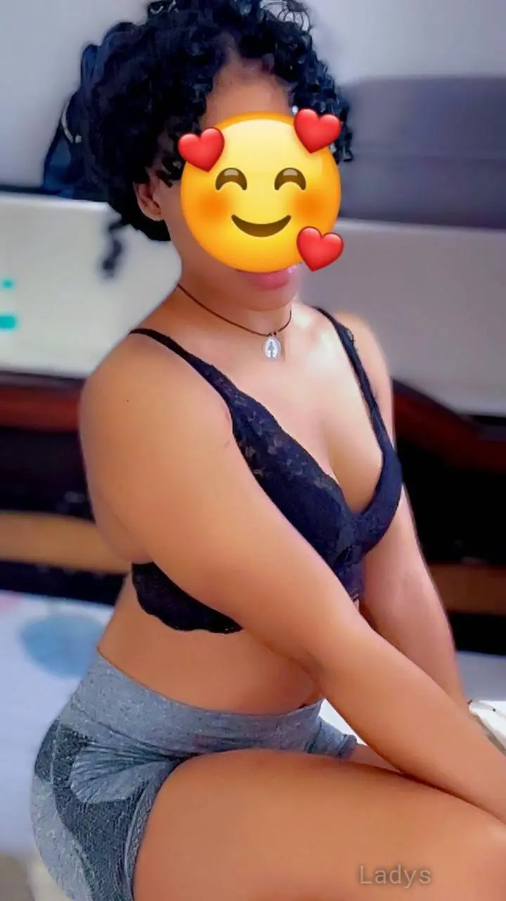 Bouncy, 23 years blonde escorts girl, height  sm, Weight  kg, eros Hyderabad
