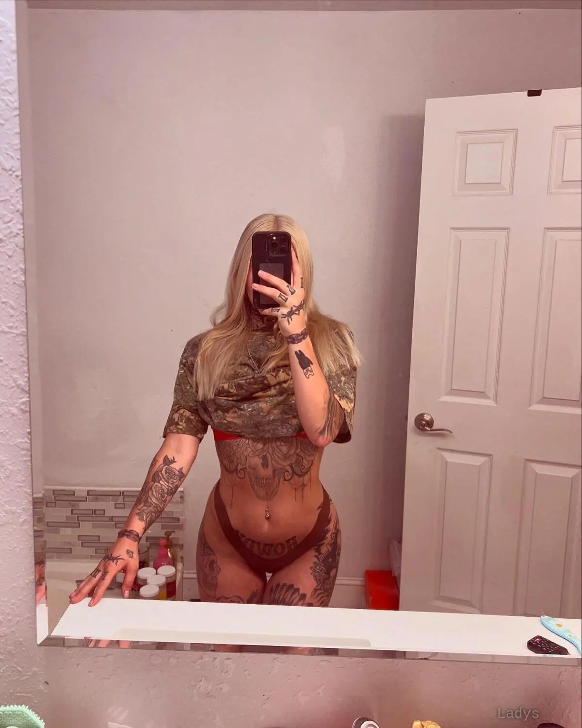 Carmen, 32 years blonde escorts girl, height 183 sm, Weight  kg, eros Istanbul