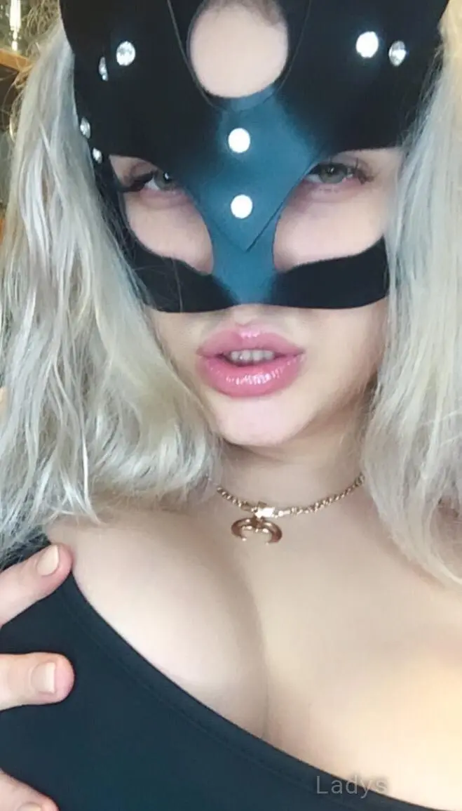 Nelly, 24 years blonde escorts girl, height 175 sm, Weight  kg, eros Istanbul