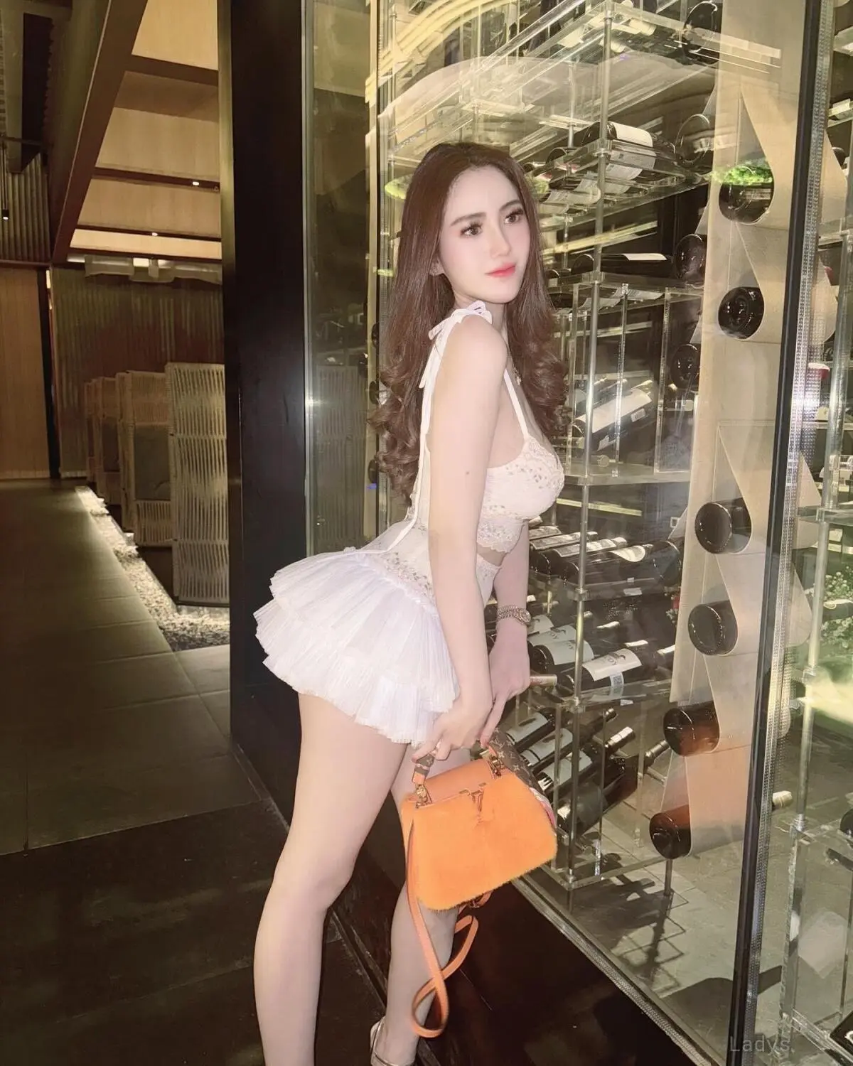 Bella, 23 years blonde escorts girl, height 166 sm, Weight kg, eros Jakarta