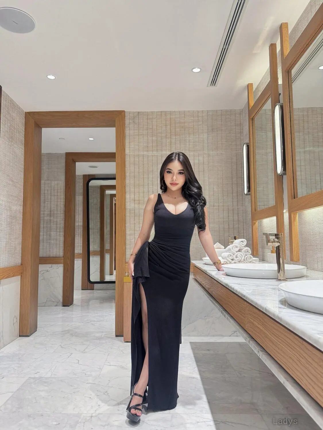 Katherine, 22 years blonde escorts girl, height 155 sm, Weight  kg, eros Jakarta