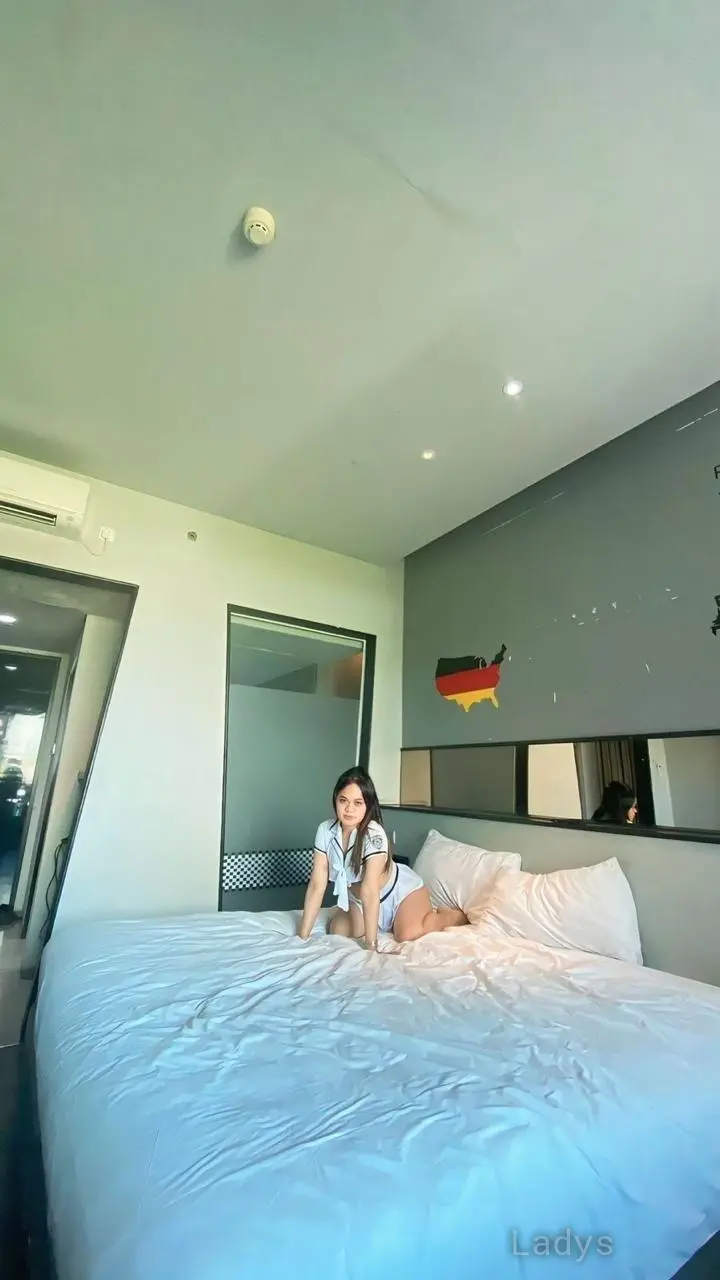 Vania, 52 years blonde escorts girl, height 162 sm, Weight kg, eros Jakarta