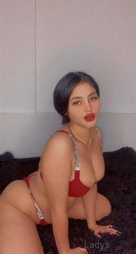Aruna, 25 years blonde escorts girl, height 168 sm, Weight  kg, eros Jeddah