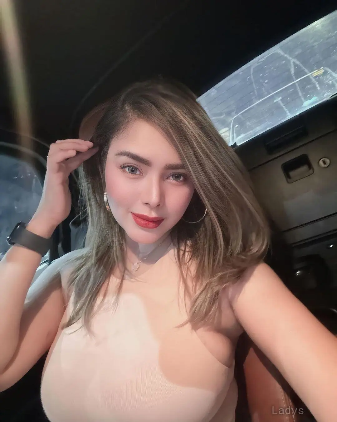 Celeste, 23 years blonde escorts girl, height 167 sm, Weight  kg, eros Juffair