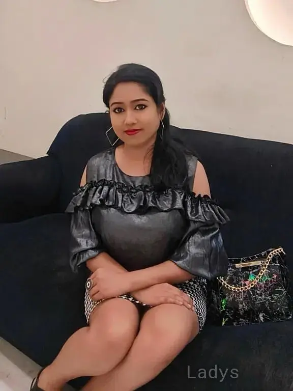 Anushka escort, 22 years blonde escorts girl, height 170 sm, Weight  kg, eros Kannur