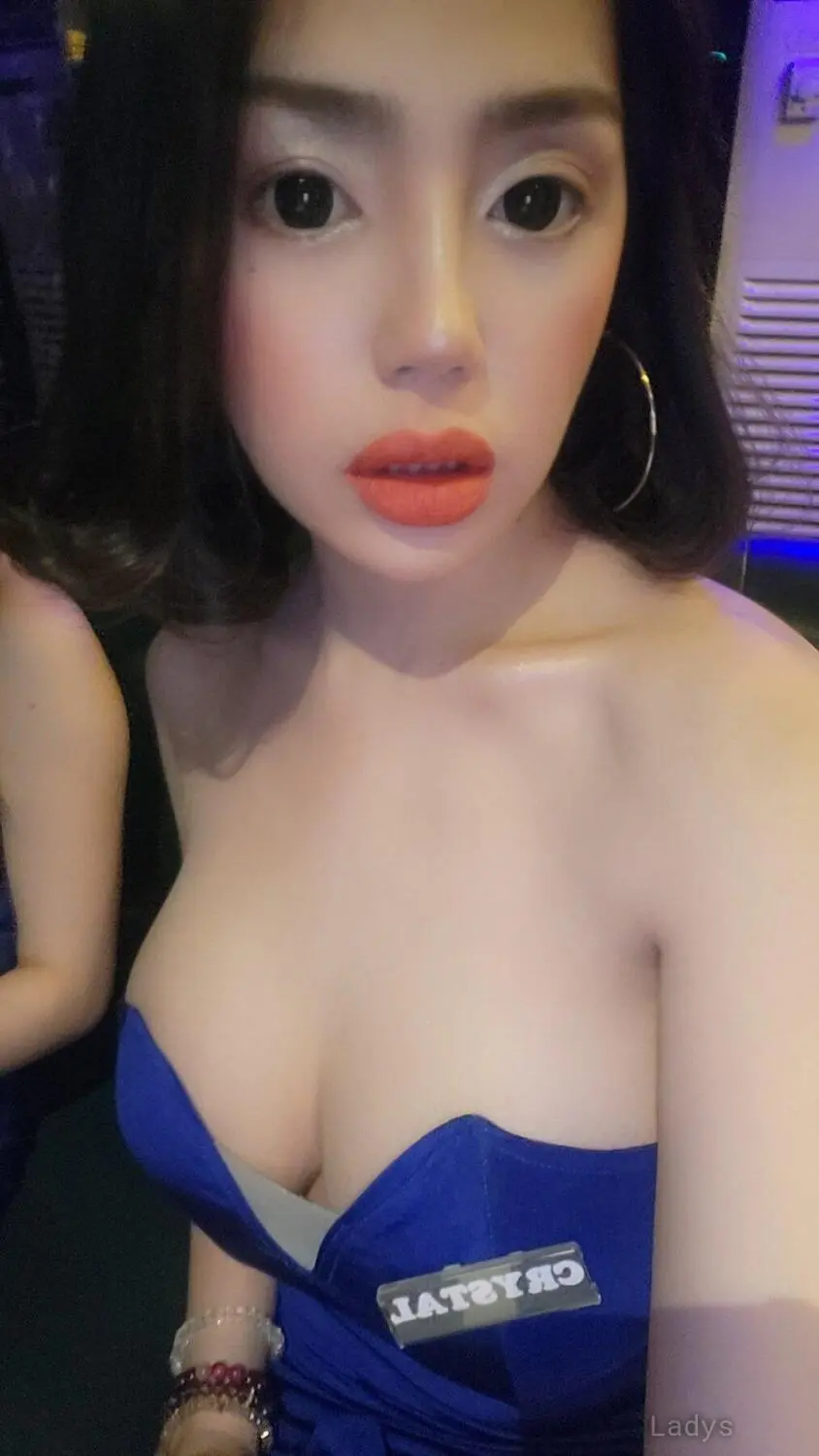 Crystal, 25 years blonde escorts girl, height 160 sm, Weight  kg, eros Kaohsiung