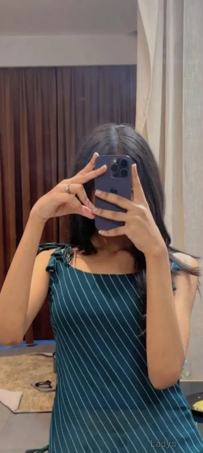 Alisha, 20 years blonde escorts girl, height 154 sm, Weight  kg, eros Kathmandu