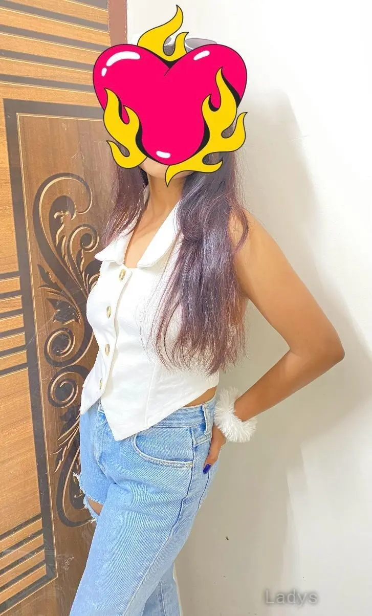 Isha, 22 years blonde escorts girl, height 165 sm, Weight kg, eros Kathmandu