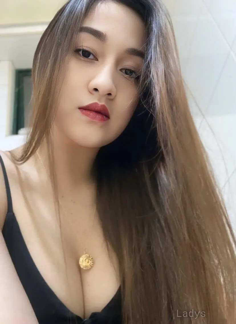 Ashley, 25 years blonde escorts girl, height 165 sm, Weight kg, eros Kuala Lumpur