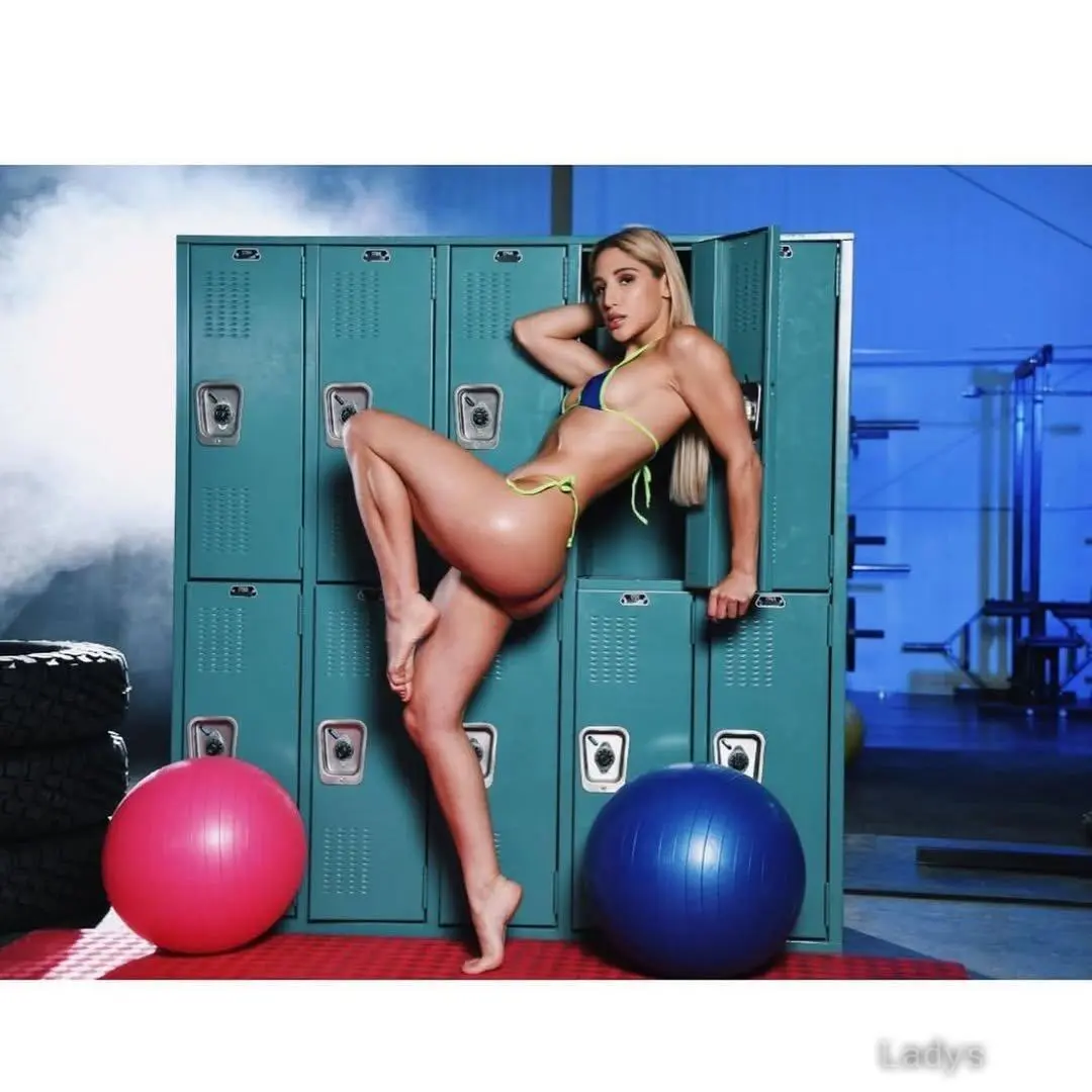 Bella, 30 years blonde escorts girl, height 162 sm, Weight kg, eros London