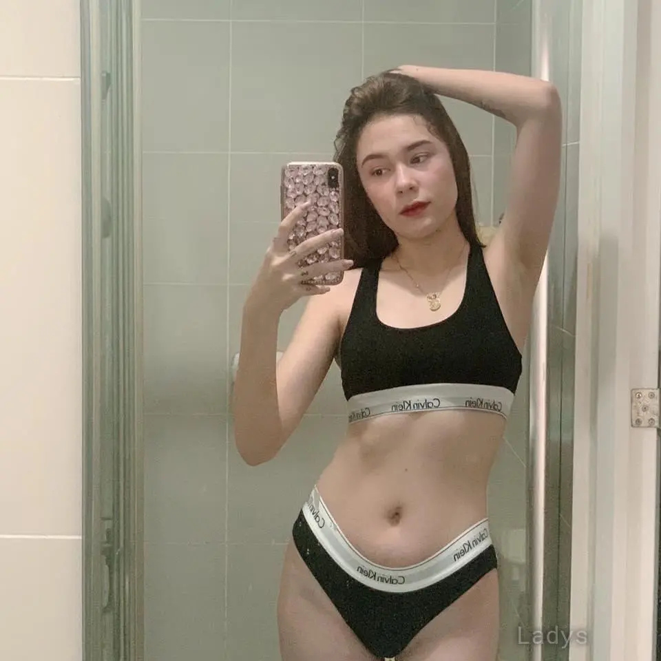 Olivia, 23 years blonde escorts girl, height 157 sm, Weight  kg, eros Makati