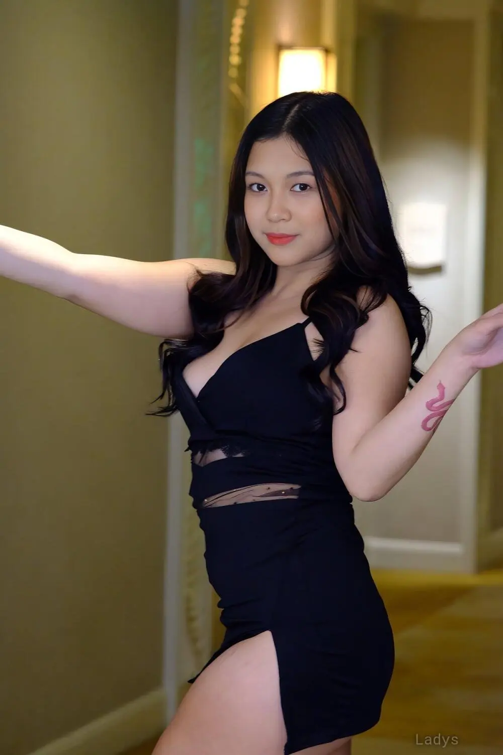 ZIA, 21 years blonde escorts girl, height 163 sm, Weight  kg, eros Makati