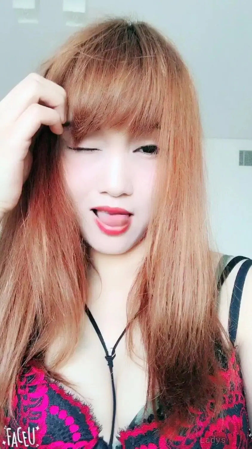 Lisa, 21 years blonde escorts girl, height 165 sm, Weight kg, eros Manama