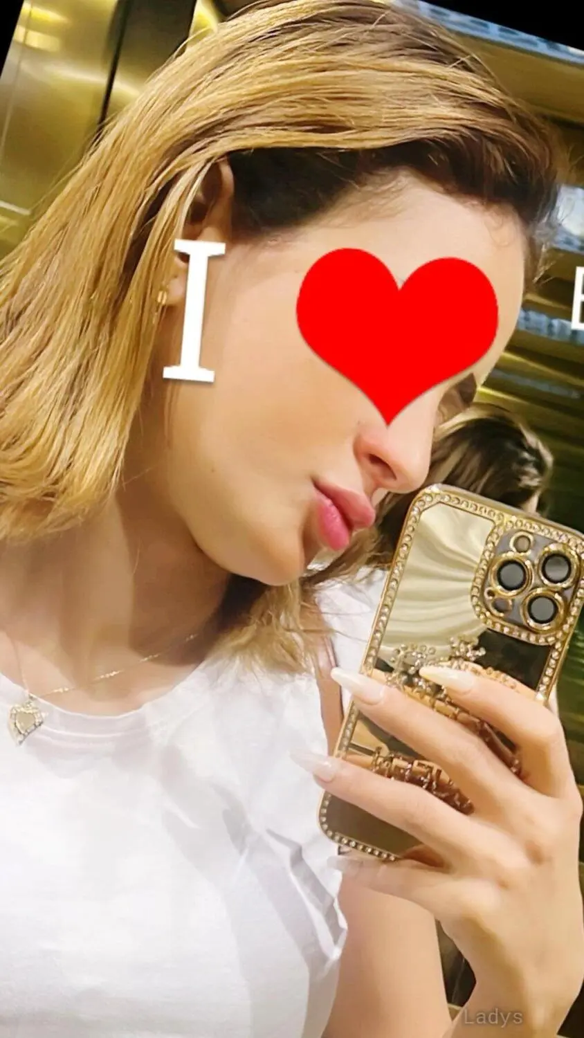 Sarah, 22 years blonde escorts girl, height 170 sm, Weight kg, eros Manama