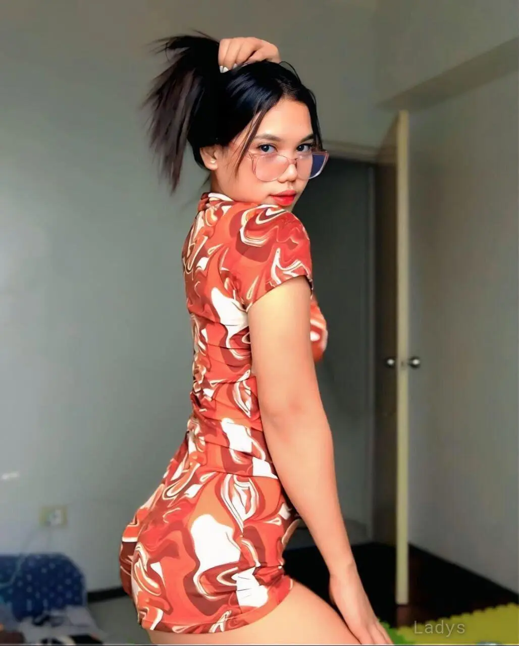 Kitty, 19 years blonde escorts girl, height 160 sm, Weight  kg, eros Manila