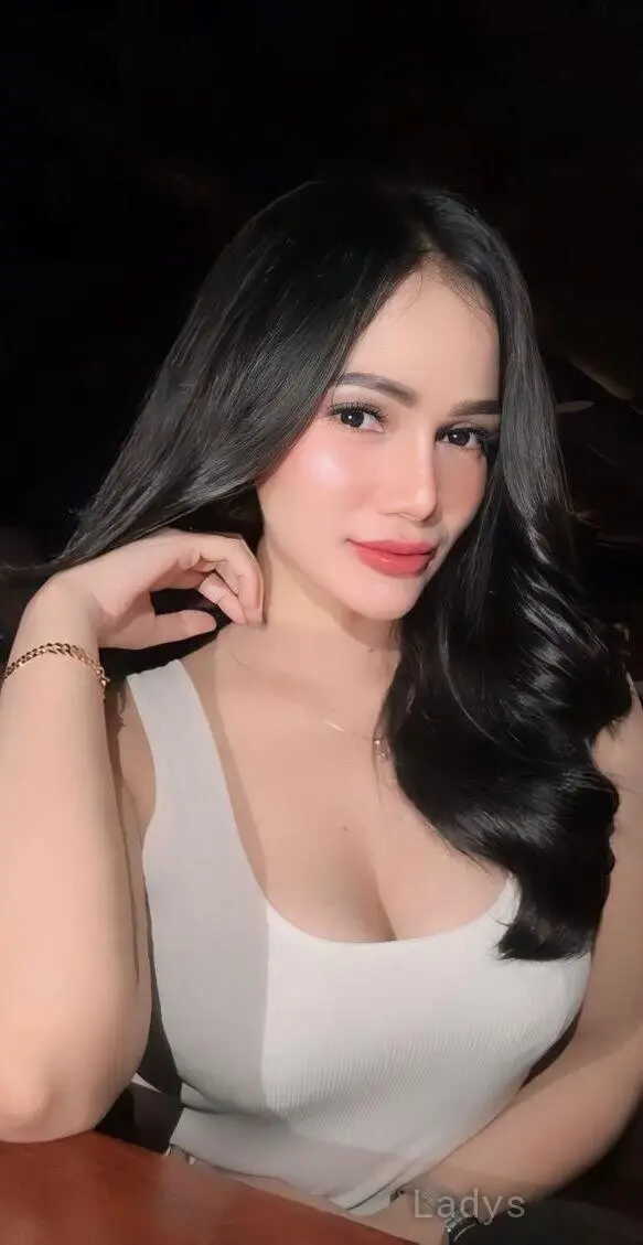Lola, 24 years blonde escorts girl, height 168 sm, Weight  kg, eros Medan