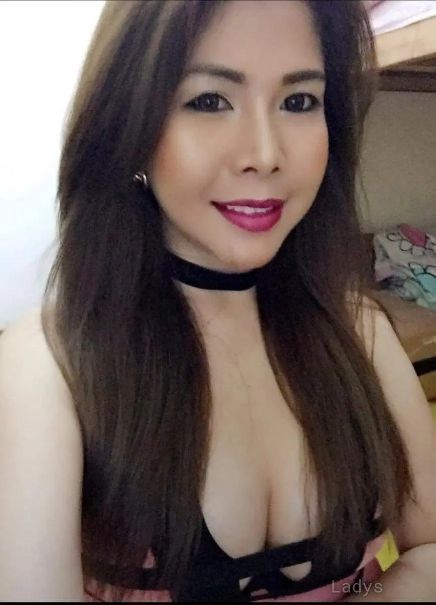 Daphne, 35 years blonde escorts girl, height 165 sm, Weight  kg, eros Mumbai