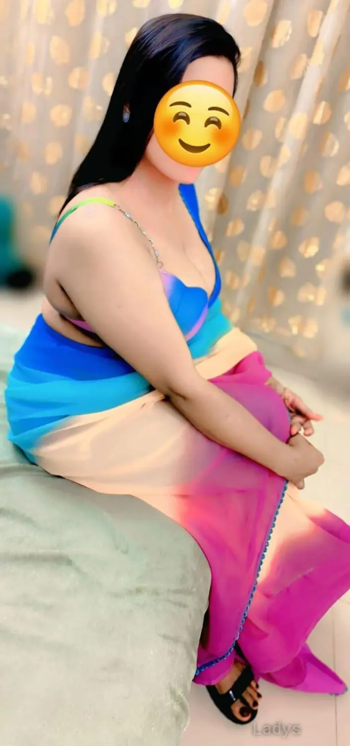 Lora, 26 years blonde escorts girl, height 168 sm, Weight kg, eros Mumbai