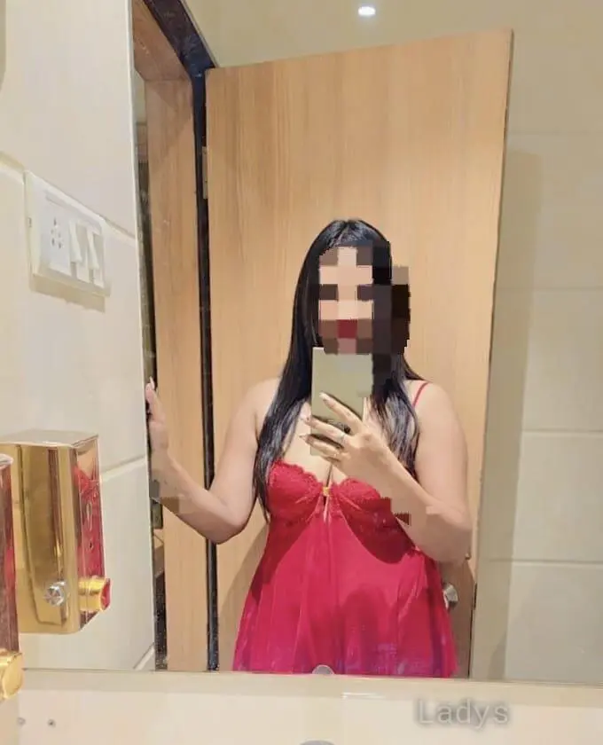 Misty, 26 years blonde escorts girl, height 165 sm, Weight kg, eros Mumbai