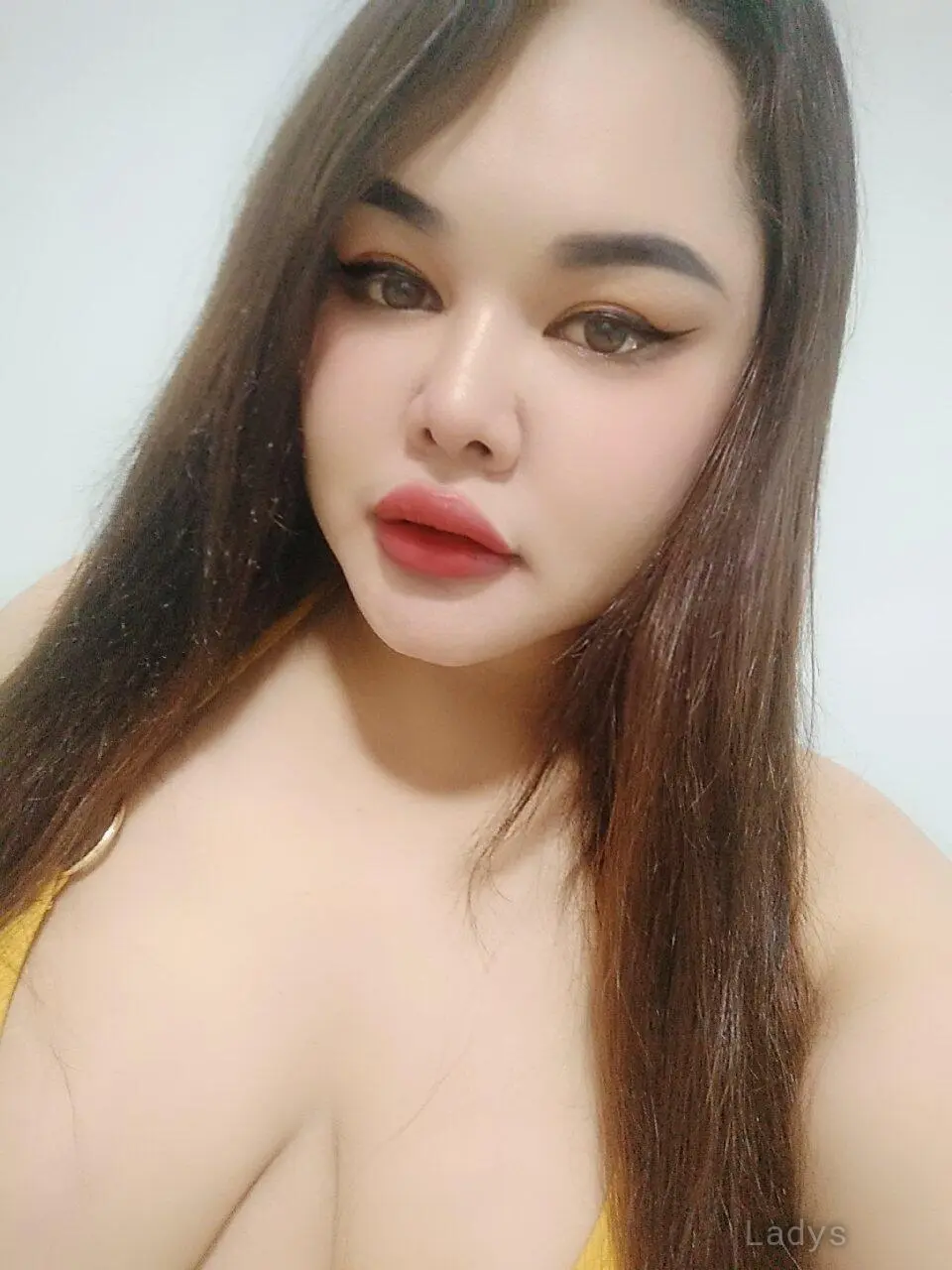 River, 28 years blonde escorts girl, height 165 sm, Weight  kg, eros Muscat