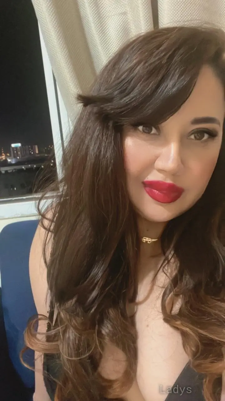 Sarah, 29 years blonde escorts girl, height 175 sm, Weight kg, eros Muscat
