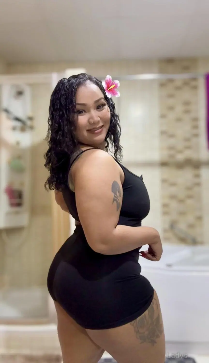 Bella, 25 years blonde escorts girl, height 155 sm, Weight kg, eros Okinawa