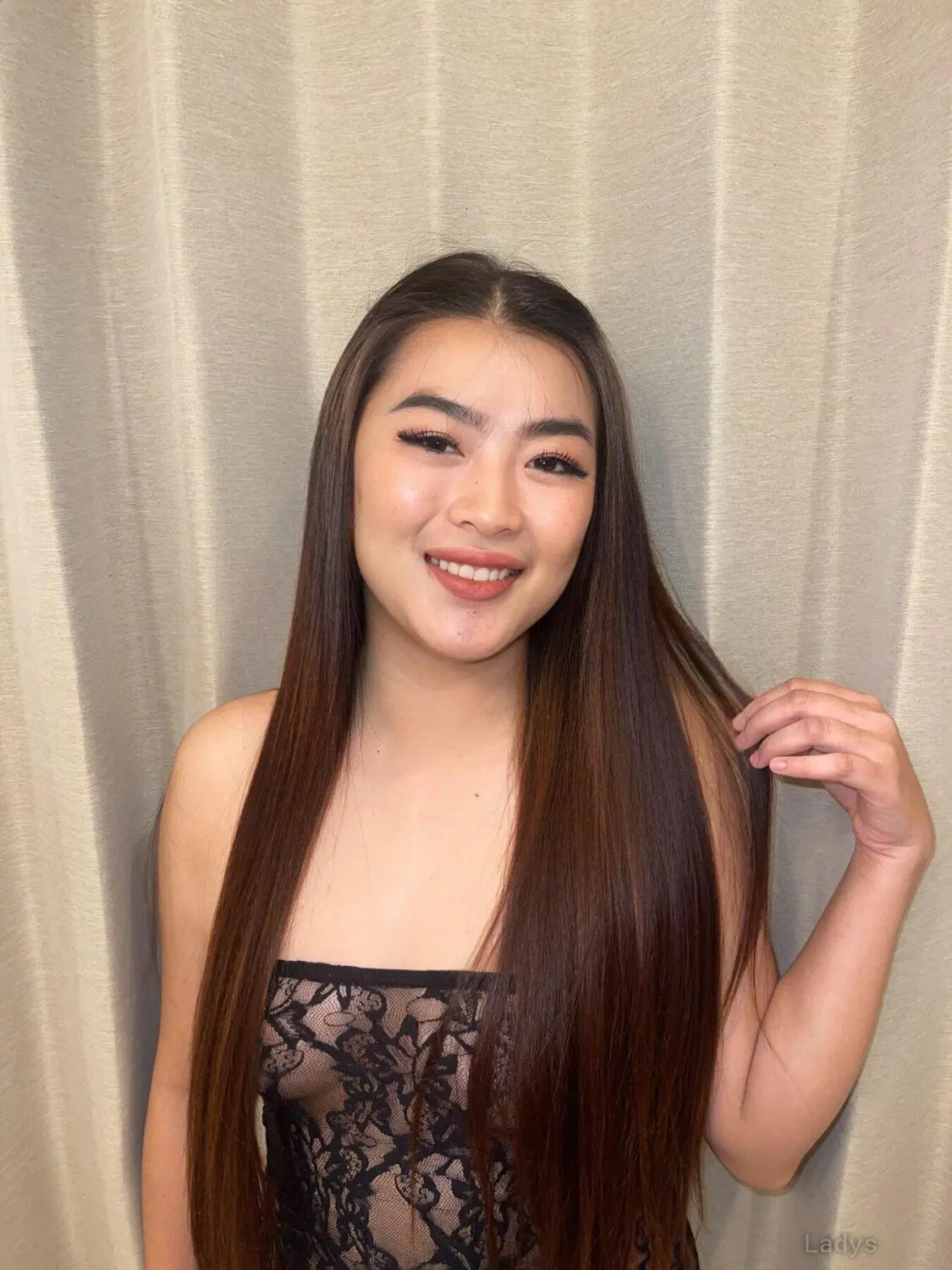 Naomi, 22 years blonde escorts girl, height 162 sm, Weight  kg, eros Phuket