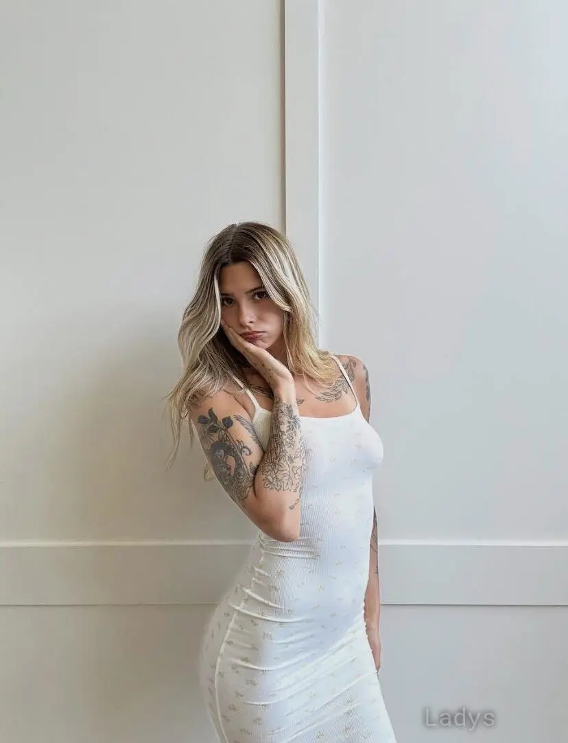 Sexy Sharon, 24 years blonde escorts girl, height 123 sm, Weight 39 kg, eros Prague