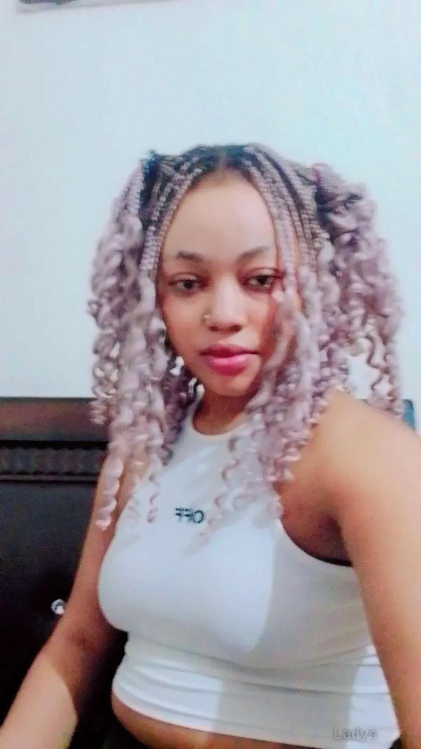 Mary, 23 years blonde escorts girl, height 153 sm, Weight kg, eros Pune