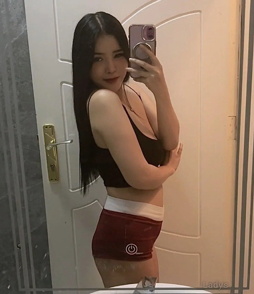 Nini, 23 years blonde escorts girl, height 163 sm, Weight  kg, eros Riyadh