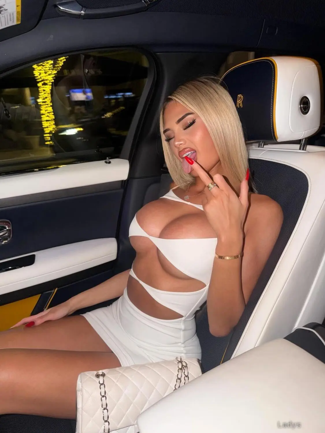 SummerBenz, 28 years blonde escorts girl, height 158 sm, Weight 56 kg, eros Sacramento