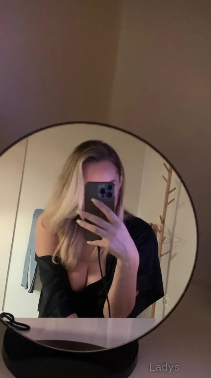Alena, 25 years blonde escorts girl, height 167 sm, Weight  kg, eros Seoul
