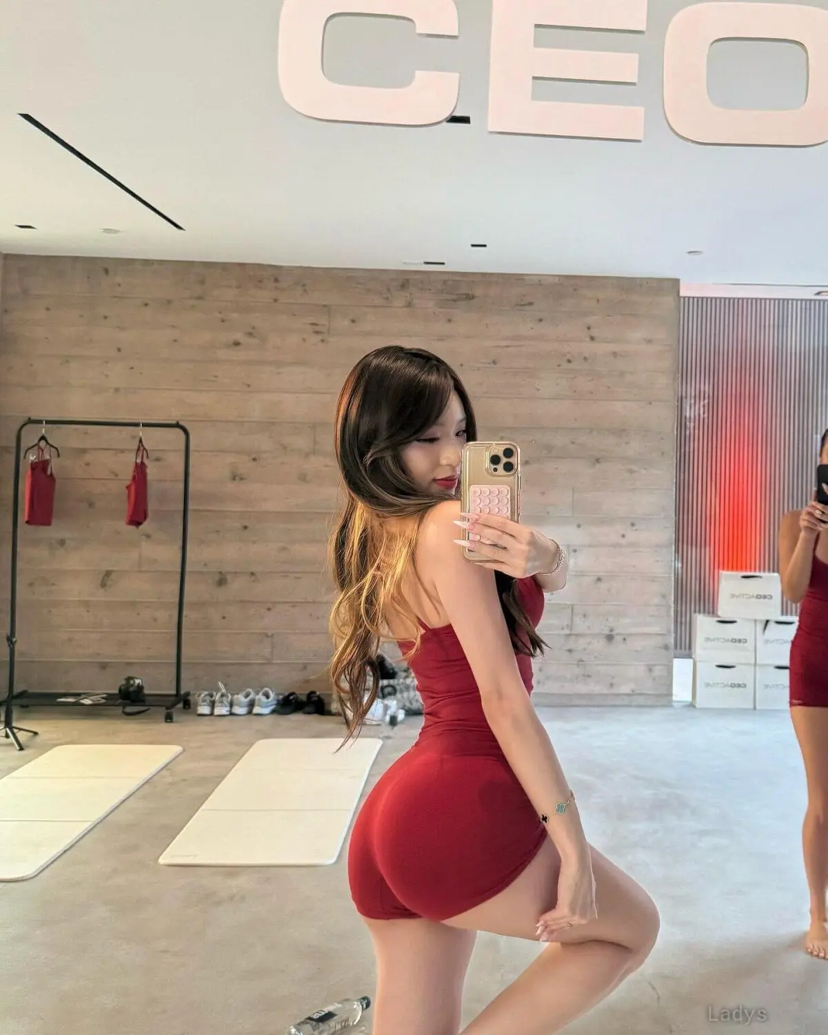 Mina, 24 years blonde escorts girl, height 164 sm, Weight kg, eros Shenzhen
