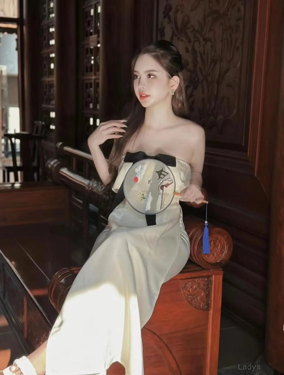 Gucci, 25 years blonde escorts girl, height 165 sm, Weight  kg, eros Singapore