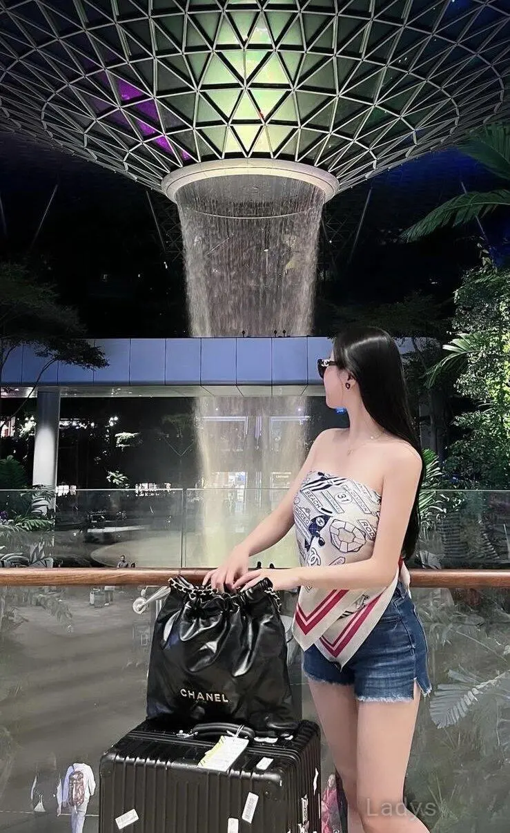 Kesha, 23 years blonde escorts girl, height 163 sm, Weight kg, eros Singapore
