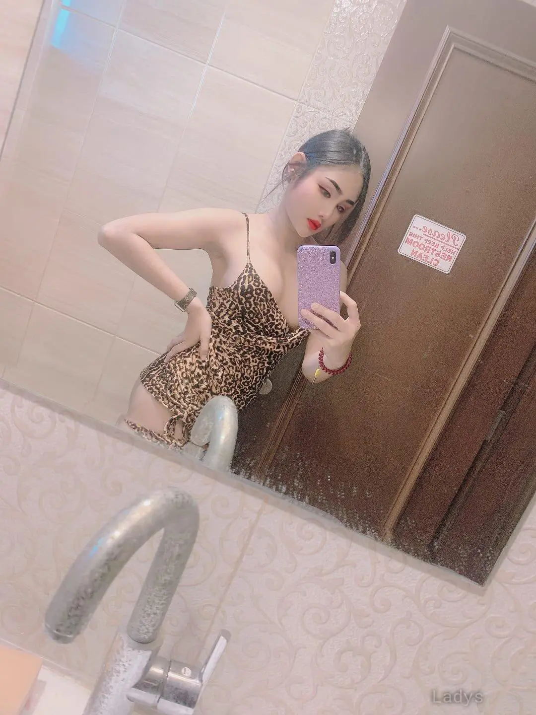 Lily, 25 years blonde escorts girl, height 168 sm, Weight  kg, eros Sohar
