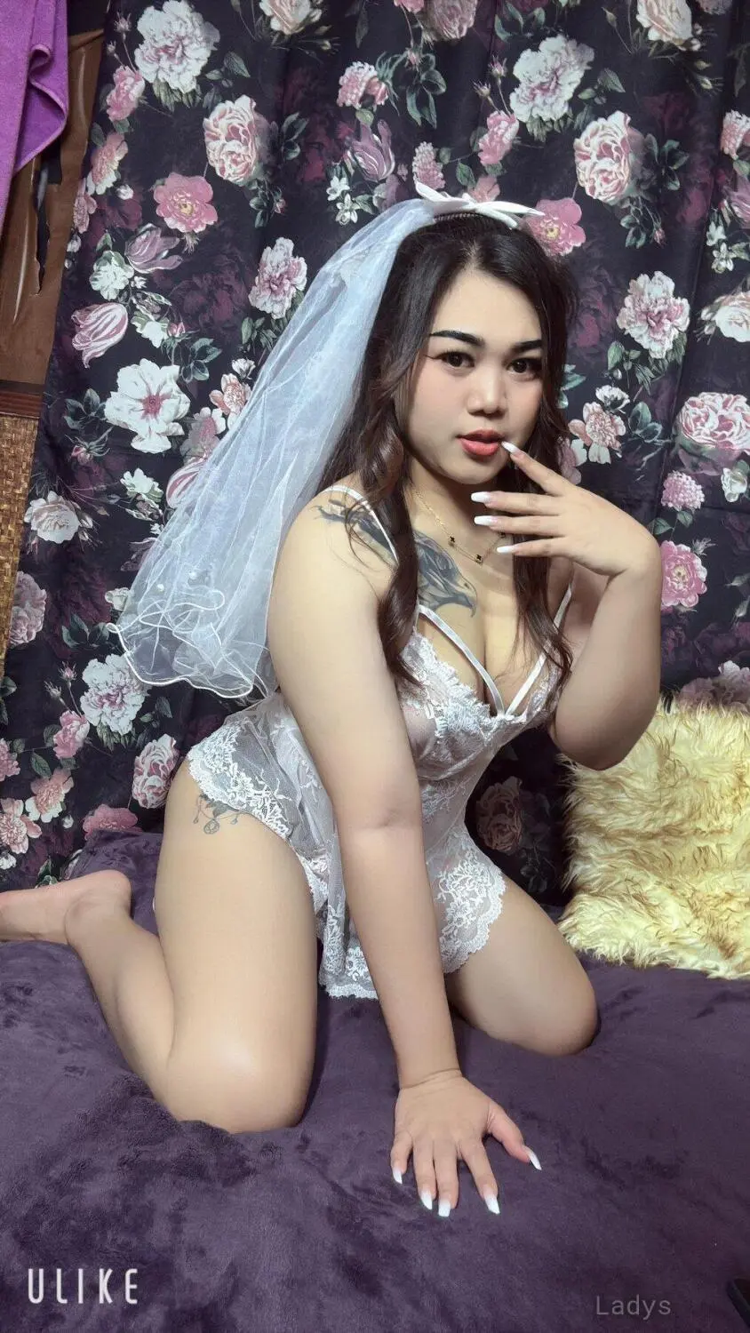 Sarah, 26 years blonde escorts girl, height 167 sm, Weight kg, eros Sohar