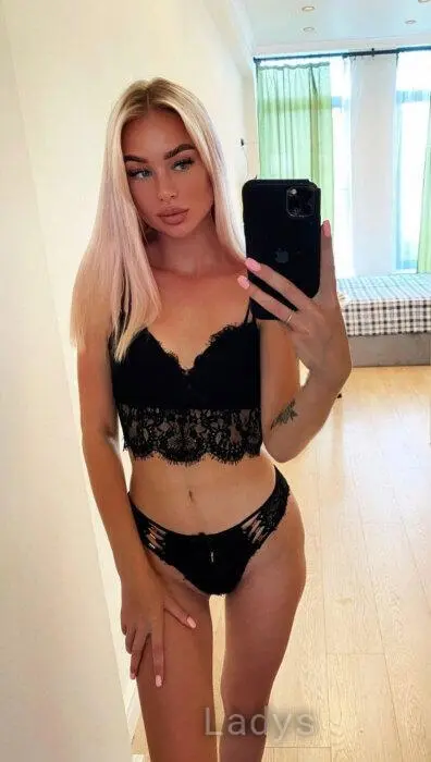 Dasha, 23 years blonde escorts girl, height 170 sm, Weight 50 kg, eros Tbilisi