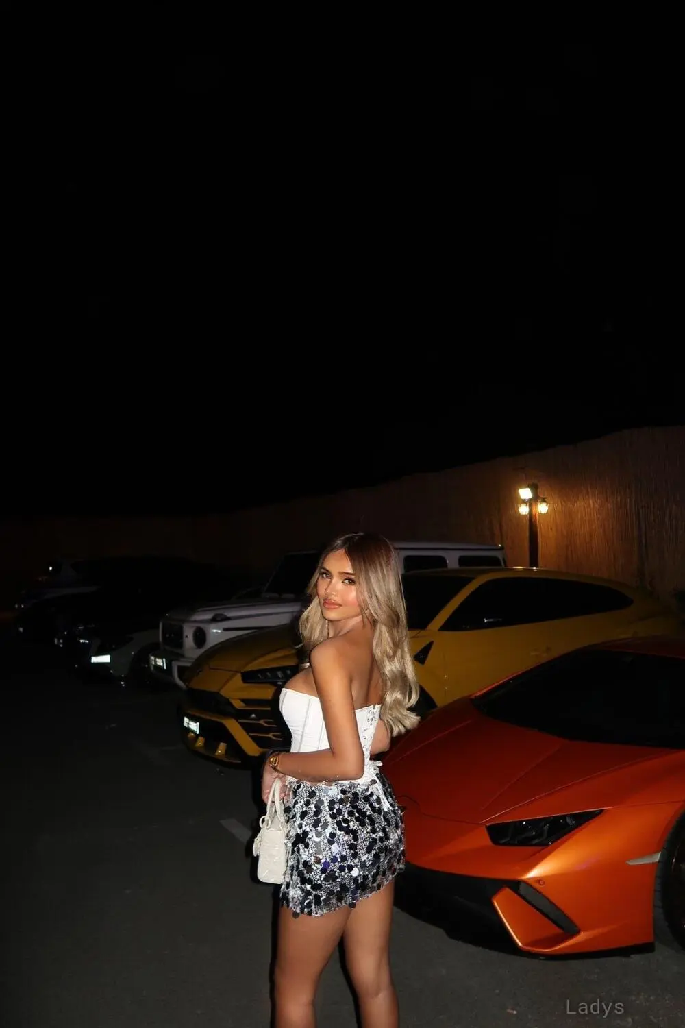 Beauty, 22 years independent escort girl, height 162 sm, Weight  kg, erotic massage Dubai