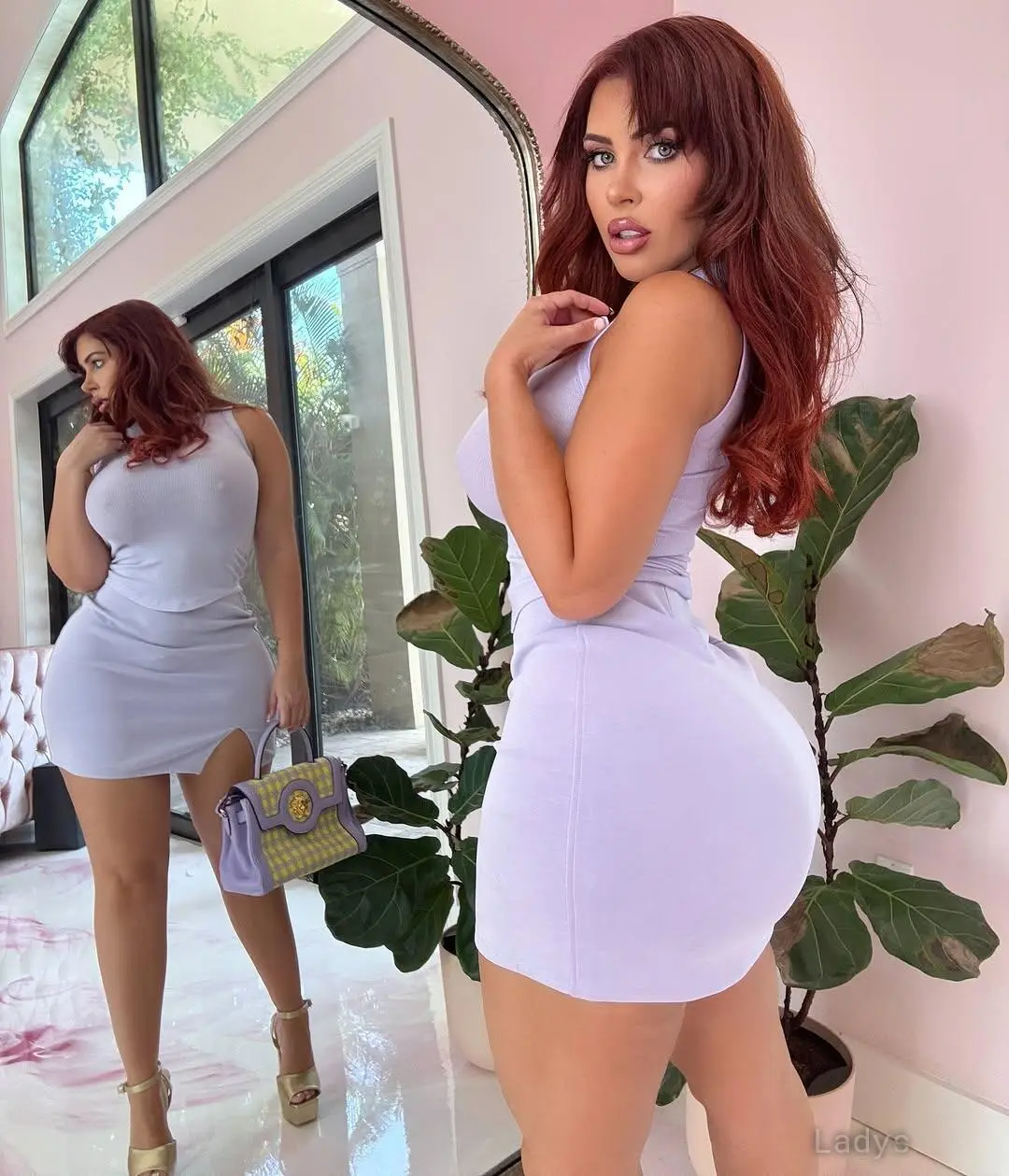 Becky, 20 years independent escort girl, height 122 sm, Weight 38 kg, erotic massage Hurghada