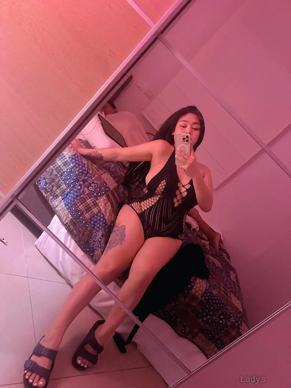 Berry, 24 years independent escort girl, height 165 sm, Weight  kg, erotic massage Macau