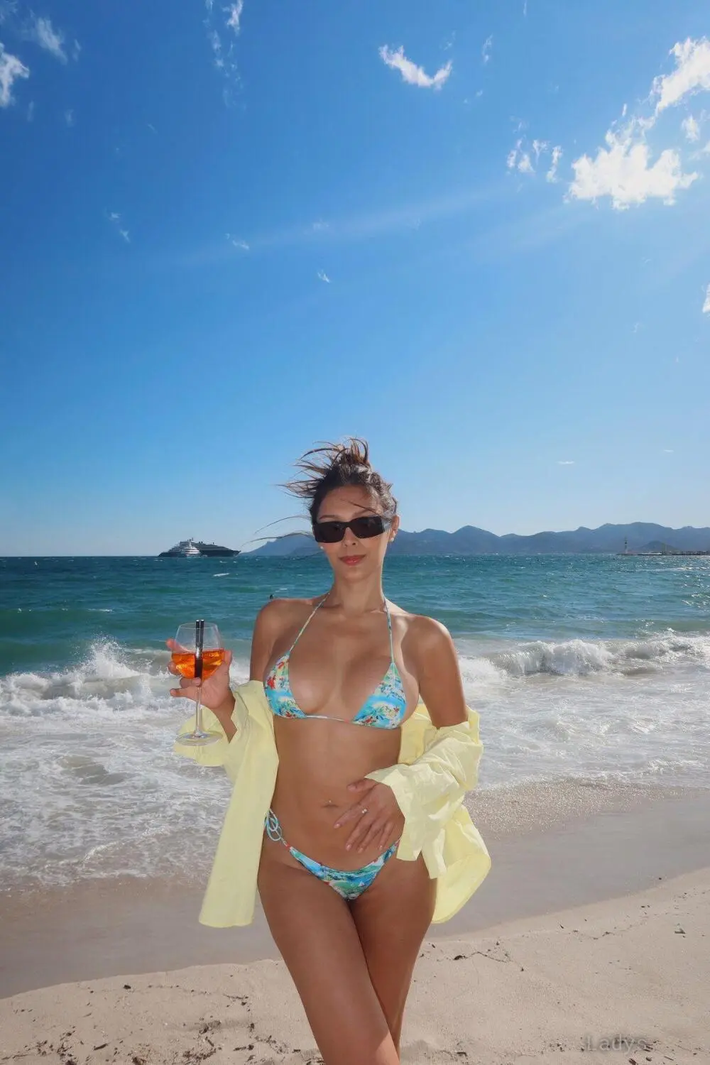 VALERIA, 26 years independent escort girl, height 178 sm, Weight  kg, erotic massage Milan