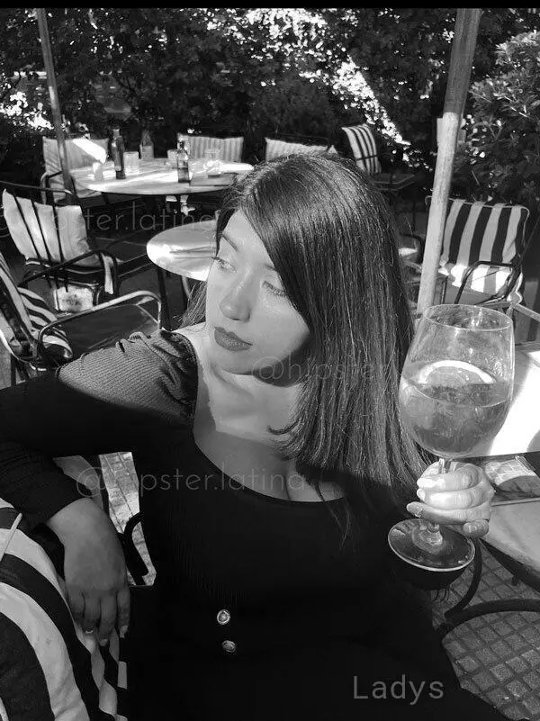 Lola, 29 years independent escort girl, height 162 sm, Weight  kg, erotic massage Rio De Janeiro