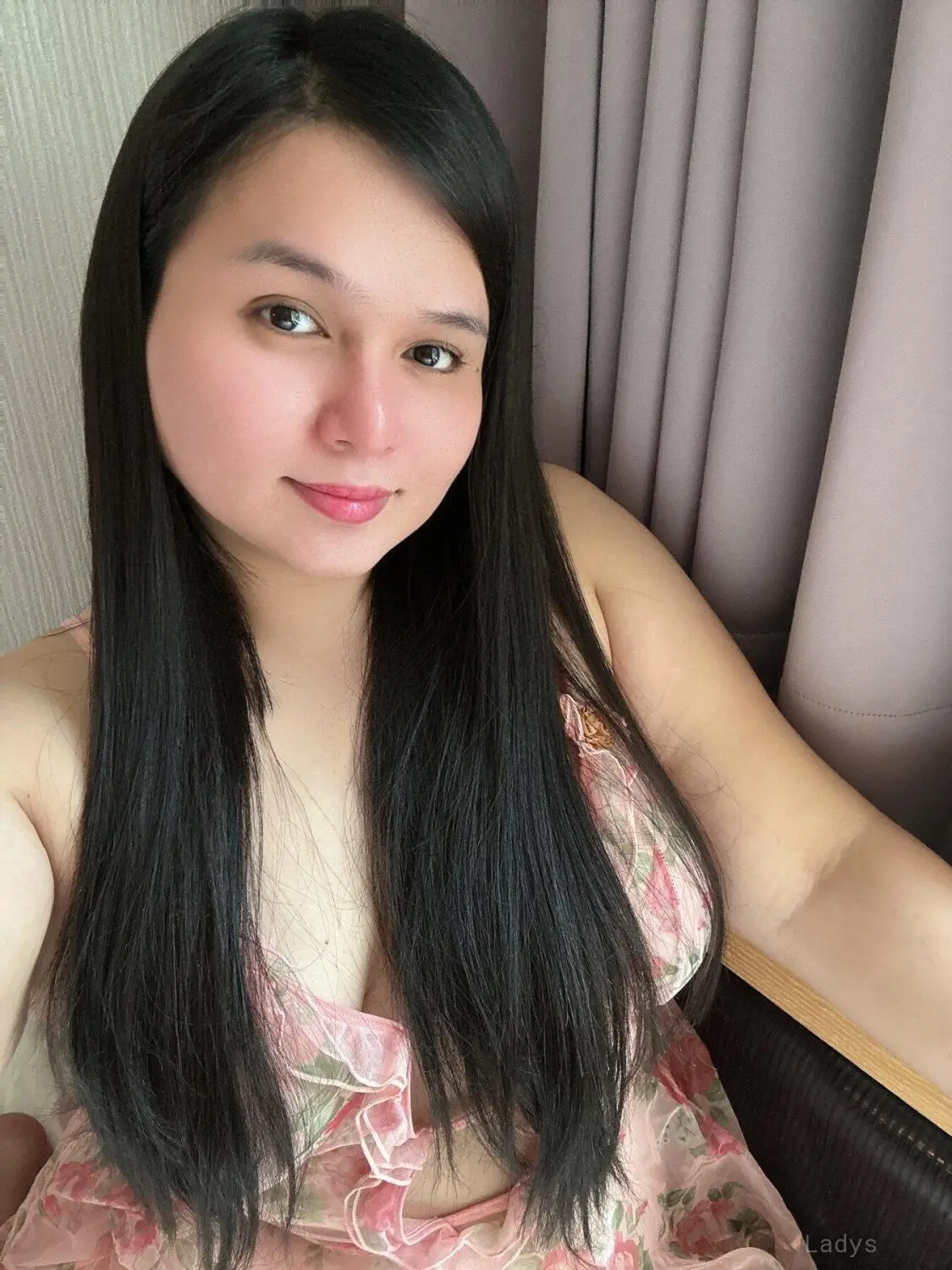 Elena, 26 years independent escort girl, height 168 sm, Weight  kg, erotic massage Táinán