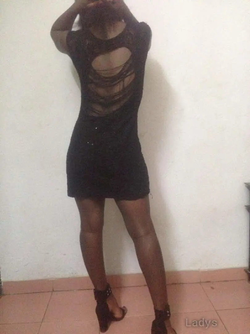 Caroline, 19 years brunette escorts in Abidjan, height 167 sm, Weight kg