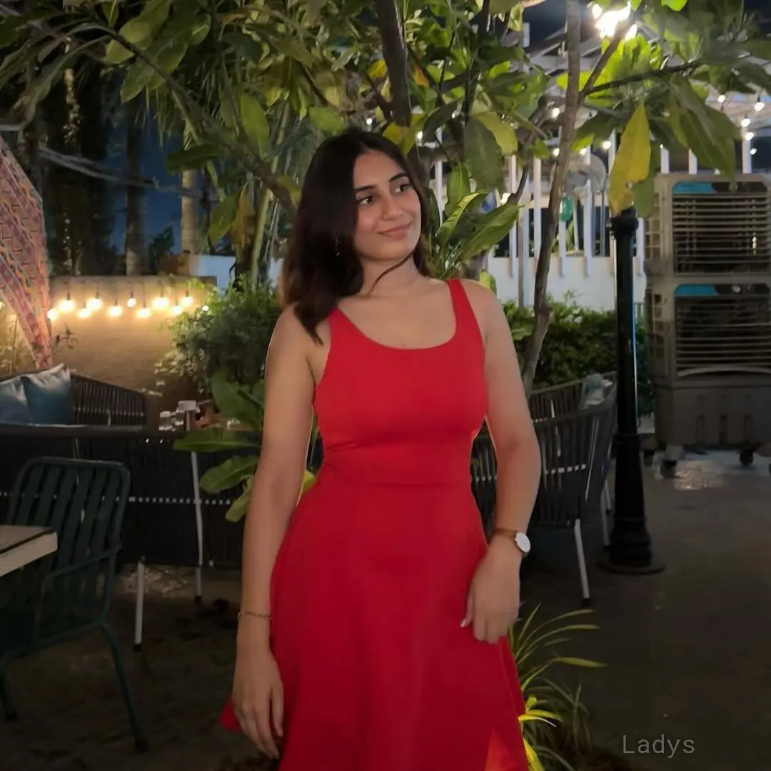 Amrita, 22 years brunette escorts in Abu Dhabi, height 167 sm, Weight  kg
