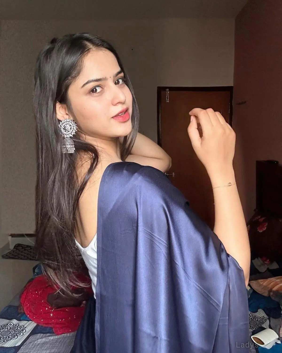 Komal, 23 years brunette escorts in Abu Dhabi, height 168 sm, Weight  kg