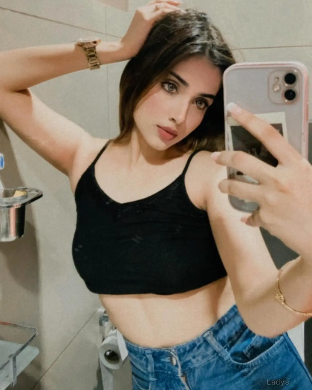 Preeti, 22 years brunette escorts in Abu Dhabi, height 167 sm, Weight kg