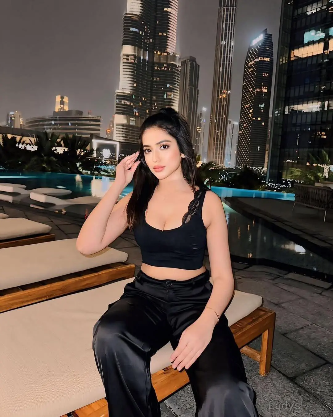 Preeti, 23 years brunette escorts in Abu Dhabi, height 170 sm, Weight  kg